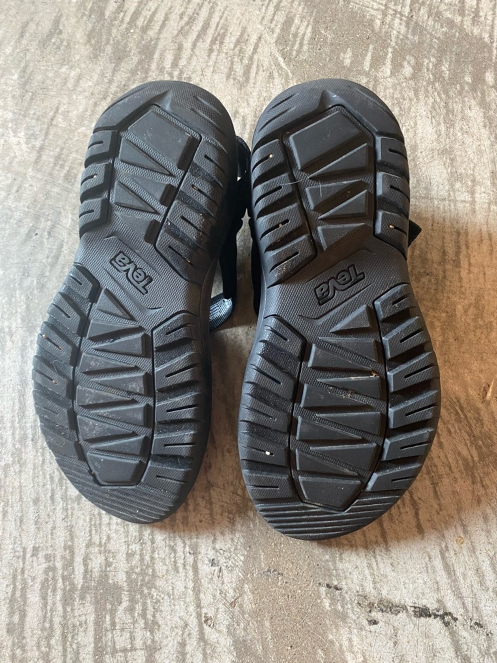 Teva Women’s Hurricane Verge Sandals Black 8 EUC - Picture 4 of 4